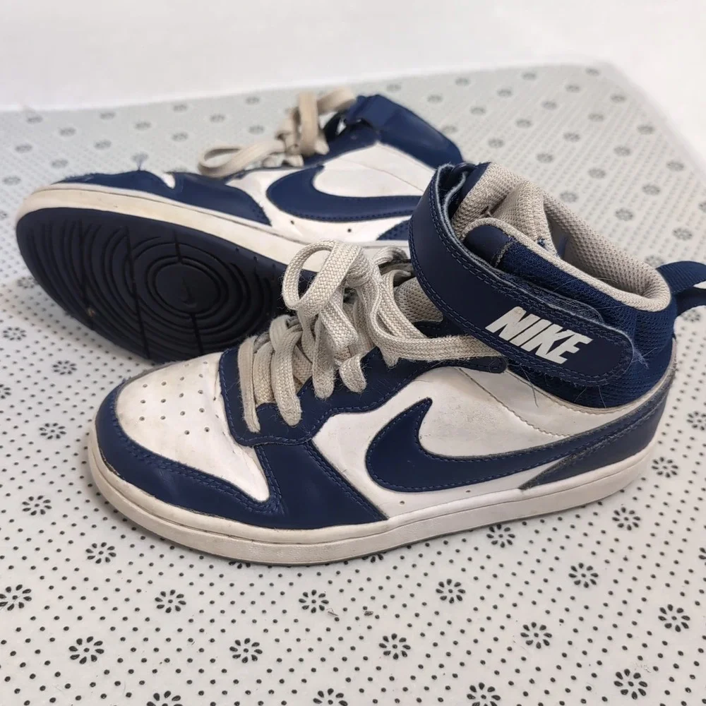 Nike Boys Court Borough Mid 2 CD7782-107 White Basketball Shoes Sneakers Sz 3.5Y